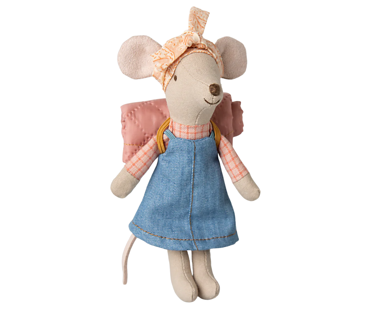 Hiker Mouse, Big Sister- S25