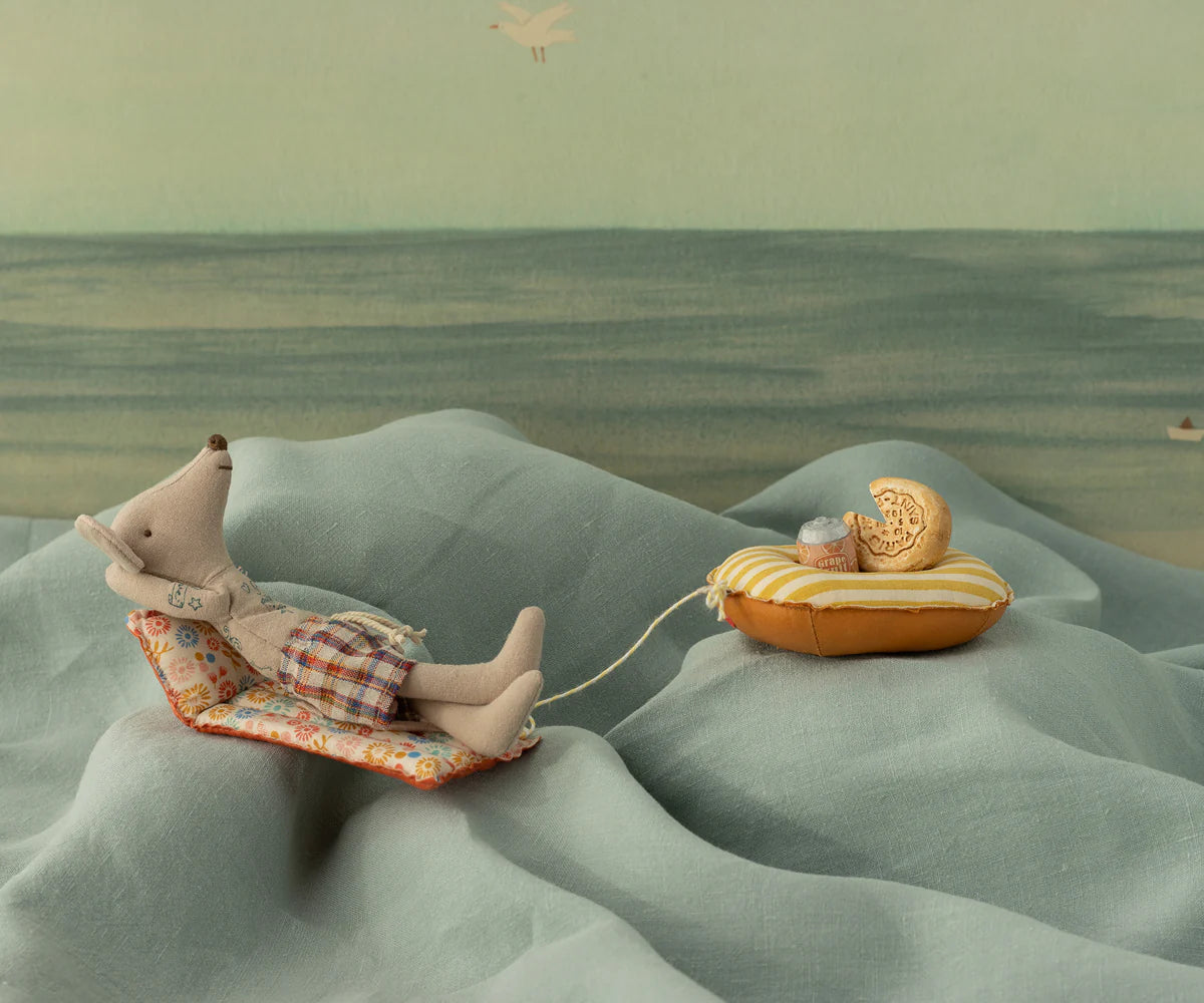 Beach Mouse with Air Mattress, Dad- Flower