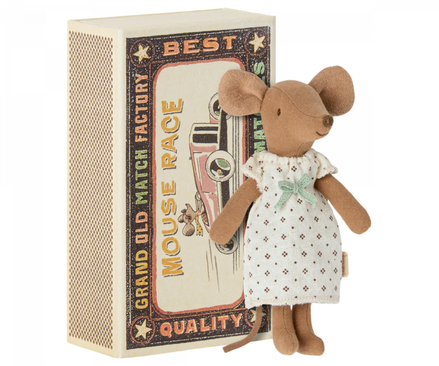 Big Sister Mouse in Matchbox - S23