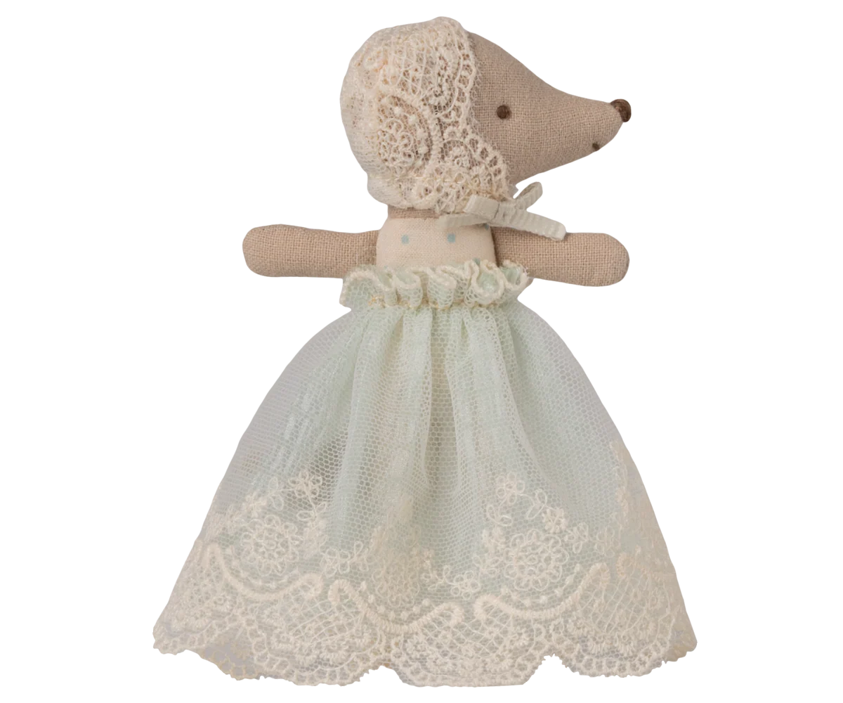 Baby mouse in gown - Powder